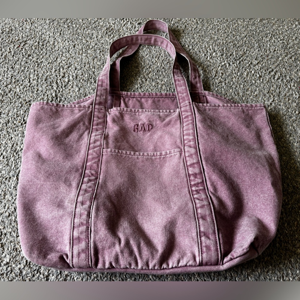 Gap logo tote bag